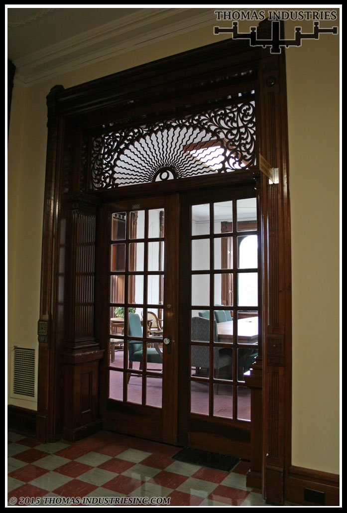 detaileddoorwayintheadministrationsection2009photo.jpg